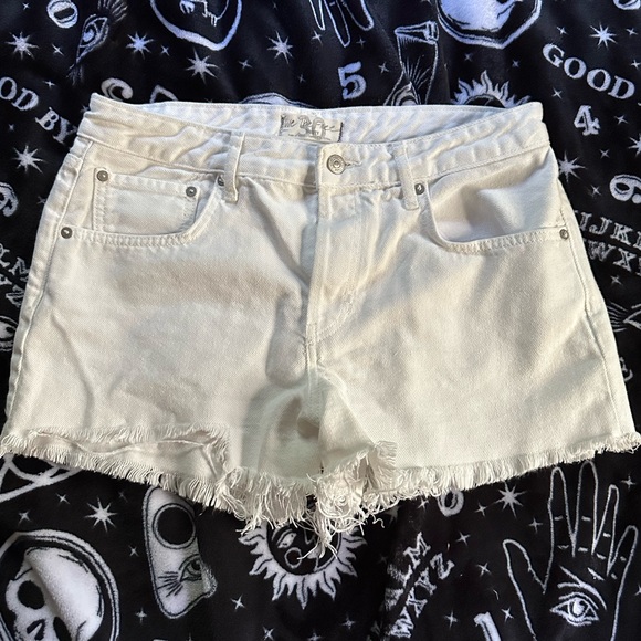 We The Free White Jean Short - Picture 2 of 4